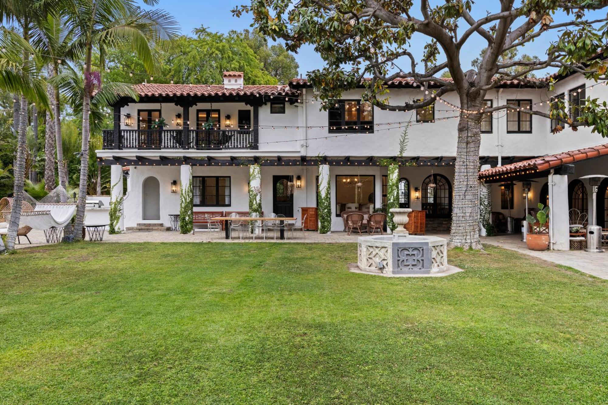 Contemporary Spanish Estate In Beverly Hills - Los Angeles — Photos 3